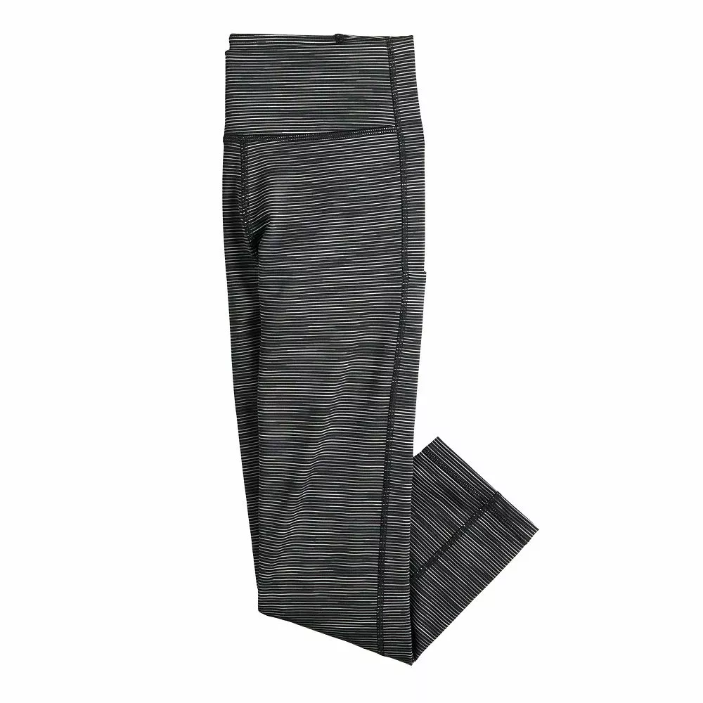 Petite Tek GearĀ® Core High-Waisted Capri Leggings - Image 13