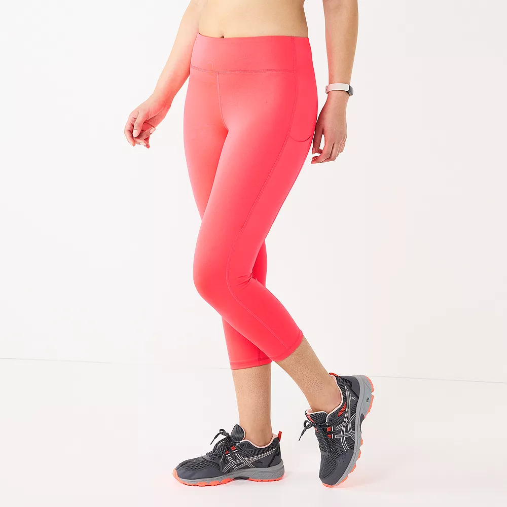 Petite Tek GearĀ® Core High-Waisted Capri Leggings - Image 11